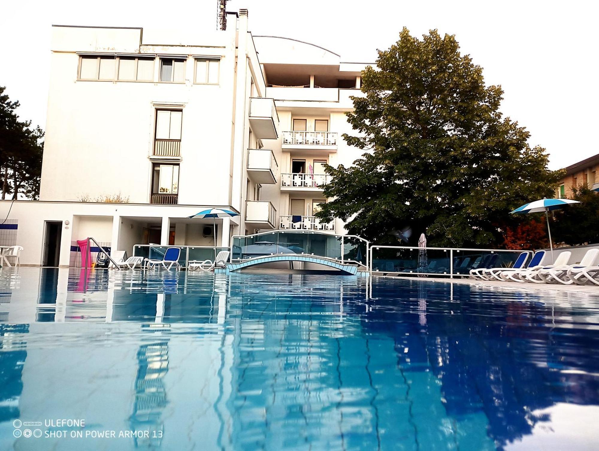 Hotel Firenze Bibione Kültér fotó