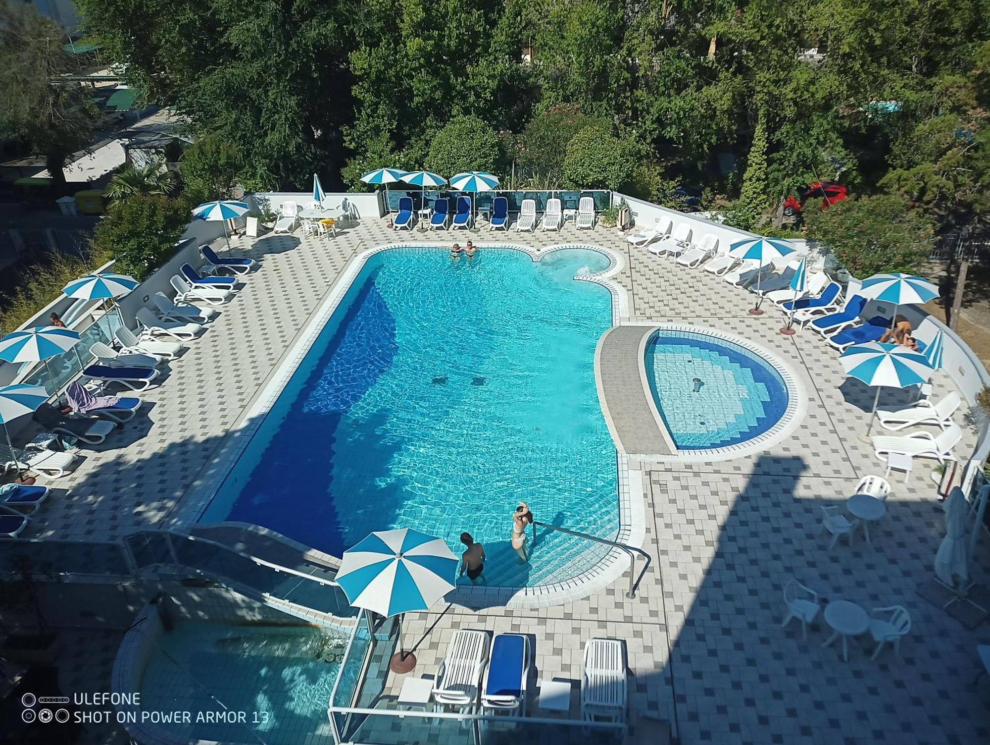 Hotel Firenze Bibione Kültér fotó