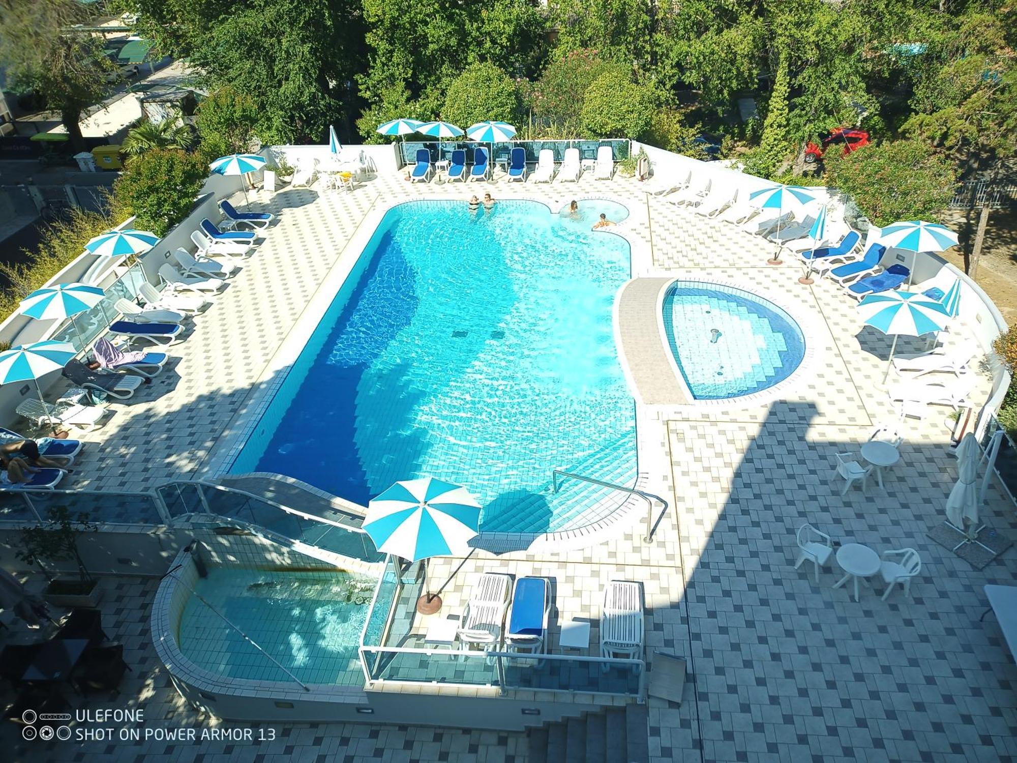 Hotel Firenze Bibione Kültér fotó